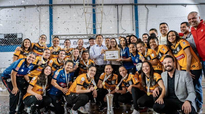 Equipe de Futsal Feminino de Taboão da Serra é campeã da Libertadores 2022