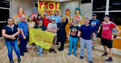 PSOL de Itapecerica da Serra lança Adriana Abelhão como pré-candidata a Prefeita