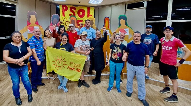 PSOL de Itapecerica da Serra lança Adriana Abelhão como pré-candidata a Prefeita